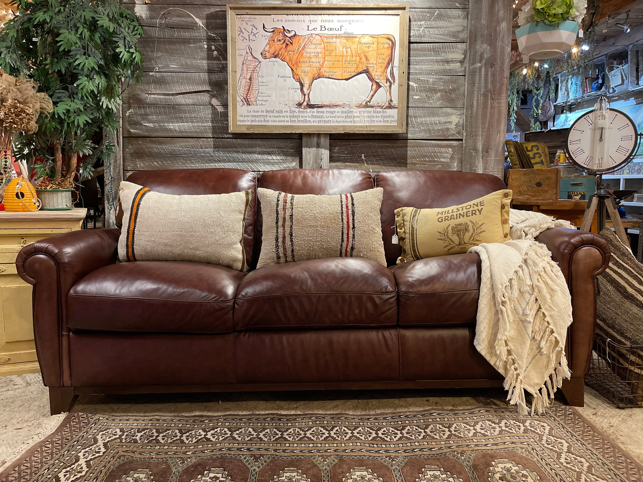 Rich Chestnut Leather Sofa – Timeless Comfort & Style