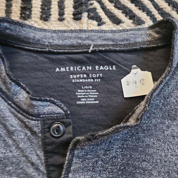 American Eagle Large Shirt