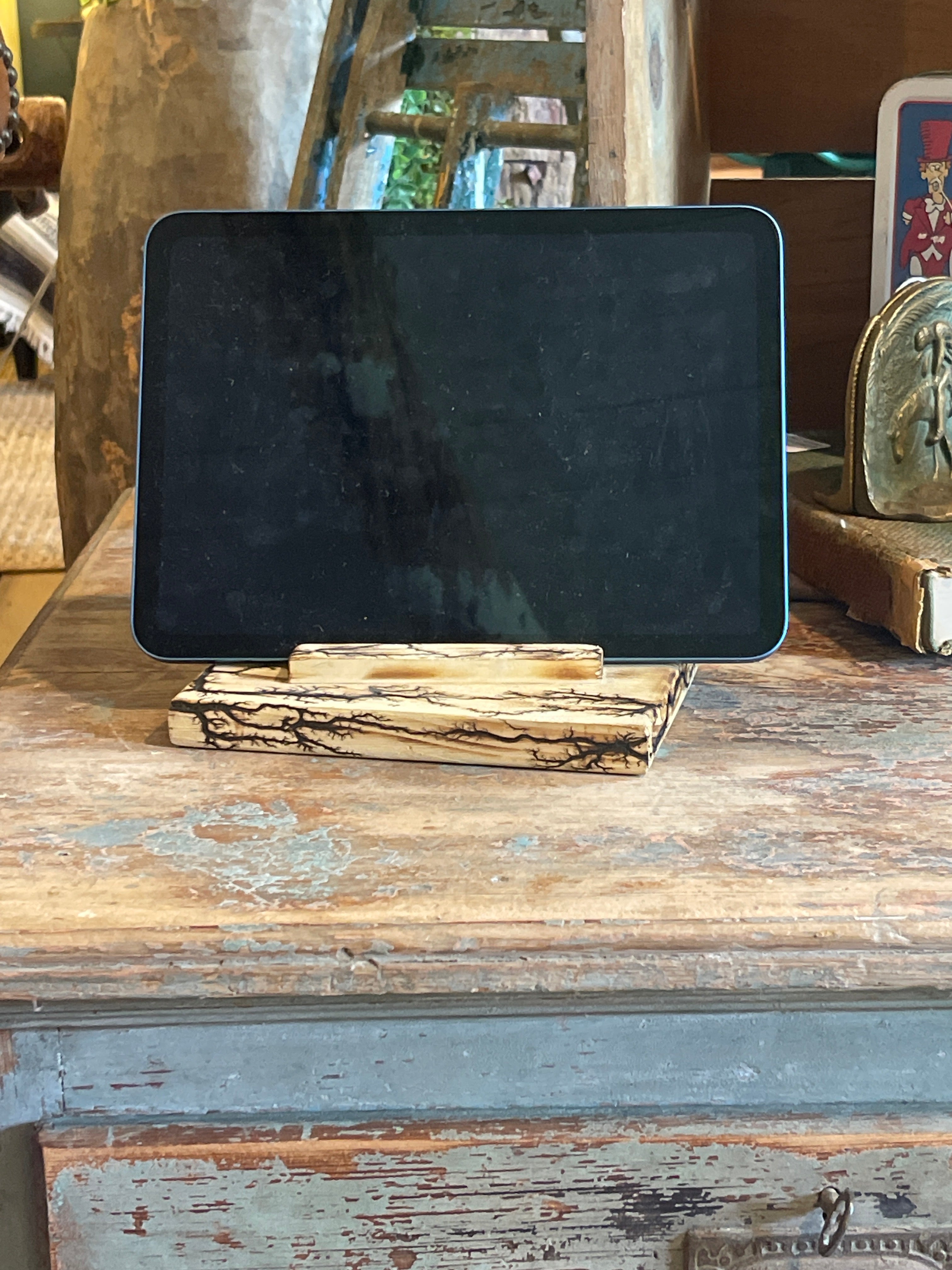 Handcrafted Fractal-Burned Wood Tablet Stand – Tusomi Wood Desk Organizer