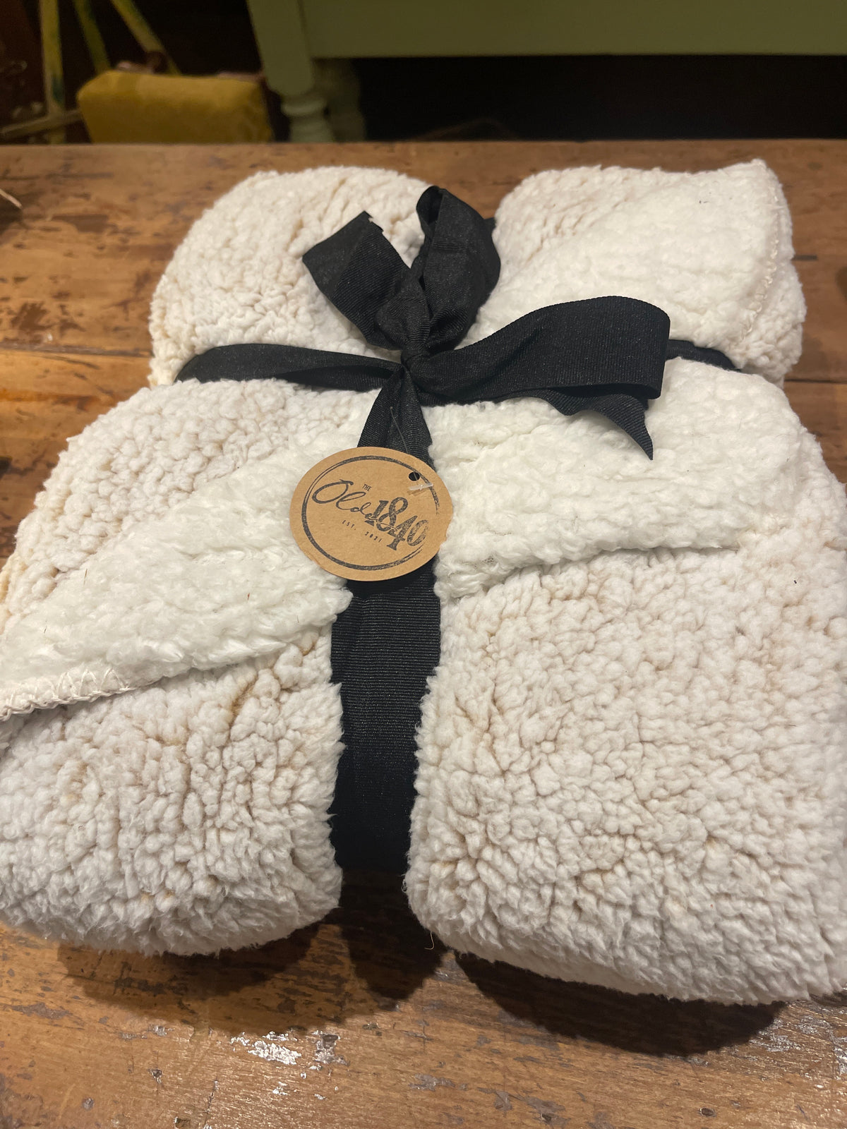 Cozy Sherpa Throw Blanket - 50" x 60