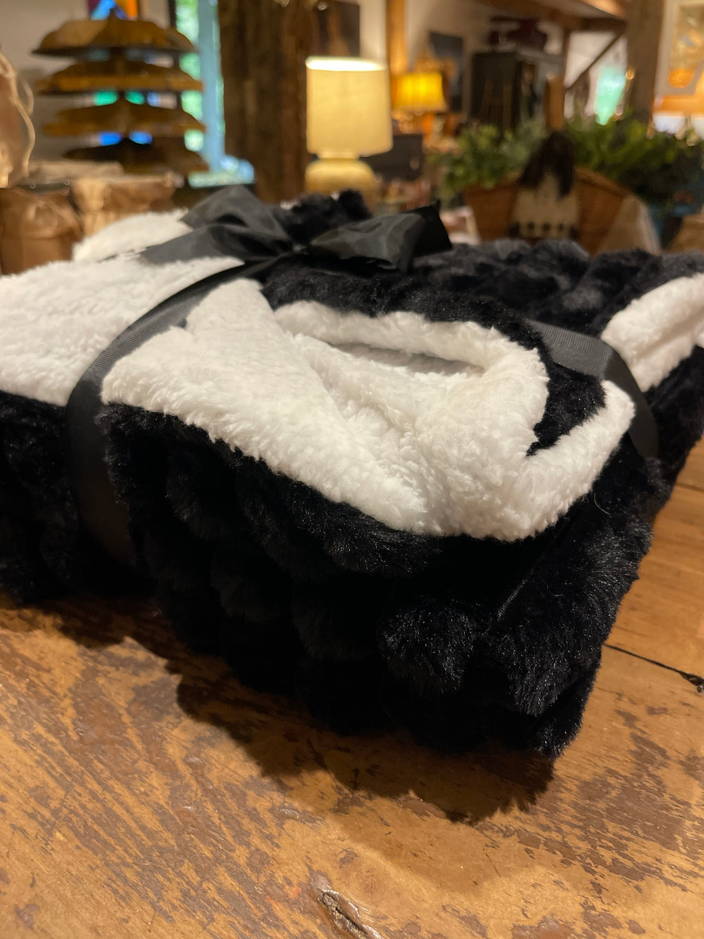 Faux Fur Throw Blanket - 50" x 60