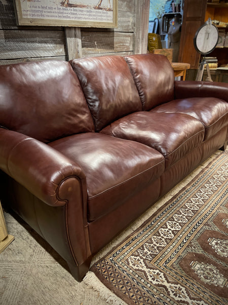 Rich Chestnut Leather Sofa – Timeless Comfort & Style