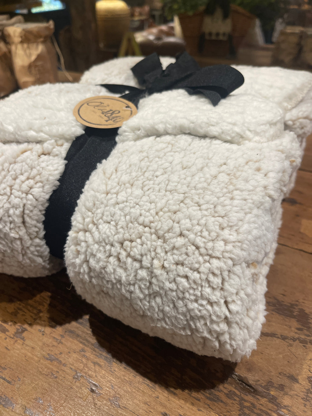 Cozy Sherpa Throw Blanket - 50" x 60