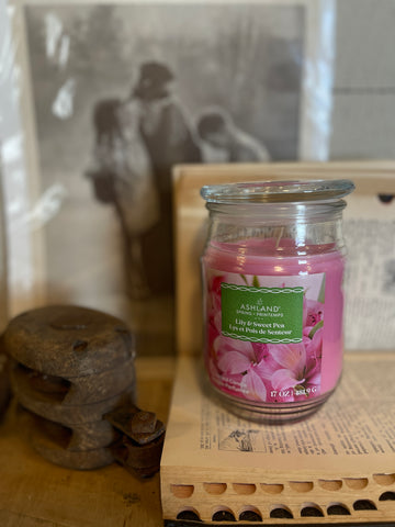 Lily and Sweet Pea Scented Candle