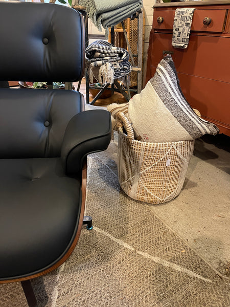 Mid-Century Modern Eames-Style Lounge Chair & Ottoman – Walnut & Black Leather Replica (Brand New)