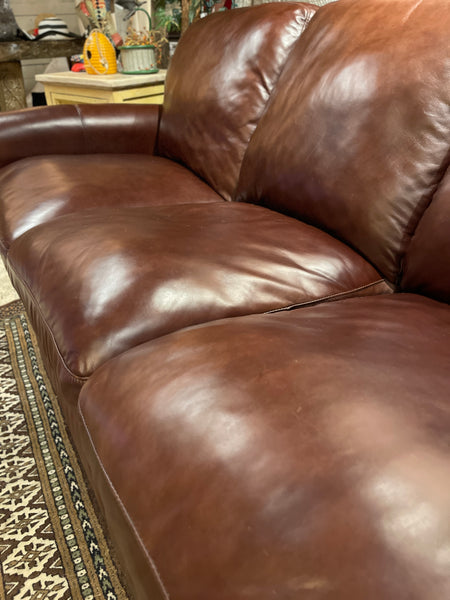 Rich Chestnut Leather Sofa – Timeless Comfort & Style