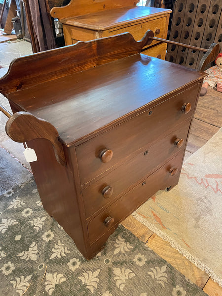 Early 1800s Pine Chest of Drawers with Original Patina – Antique Solid Wood Dresser