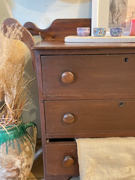 Early 1800s Pine Chest of Drawers with Original Patina – Antique Solid Wood Dresser