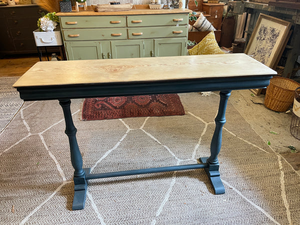 Accent Farmhouse Sofa/Entry Table