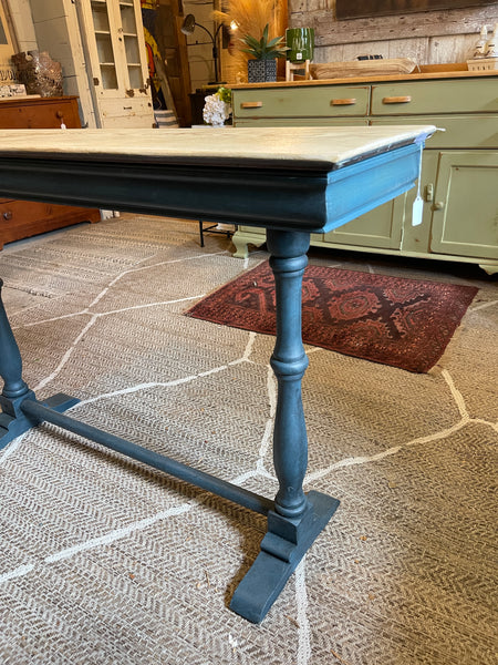 Accent Farmhouse Sofa/Entry Table