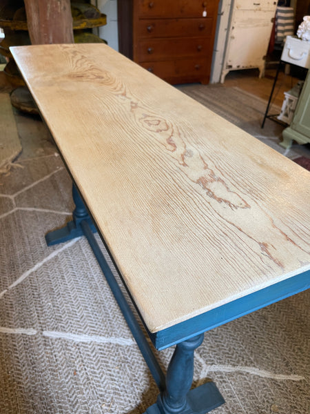 Accent Farmhouse Sofa/Entry Table