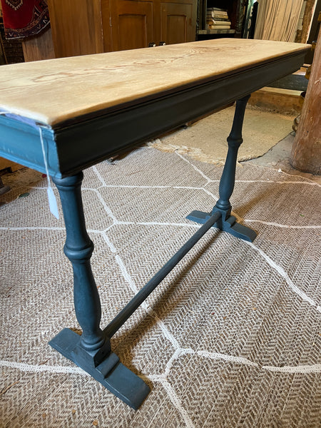 Accent Farmhouse Sofa/Entry Table