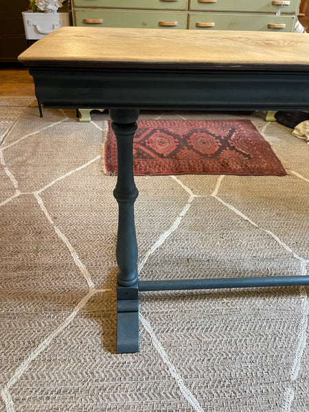 Accent Farmhouse Sofa/Entry Table