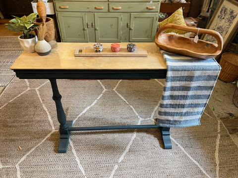 Accent Farmhouse Sofa/Entry Table