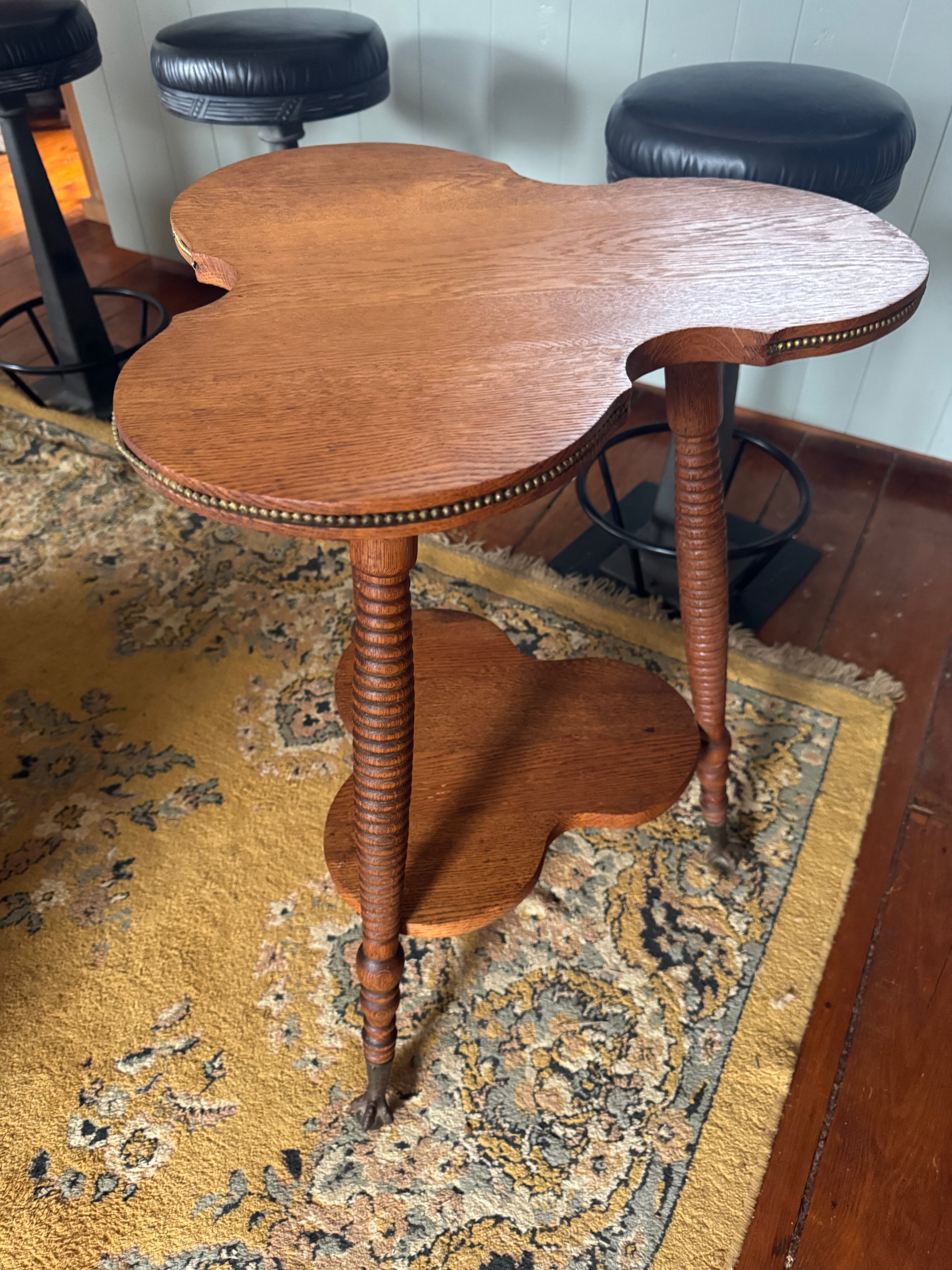 Early American Clover Table