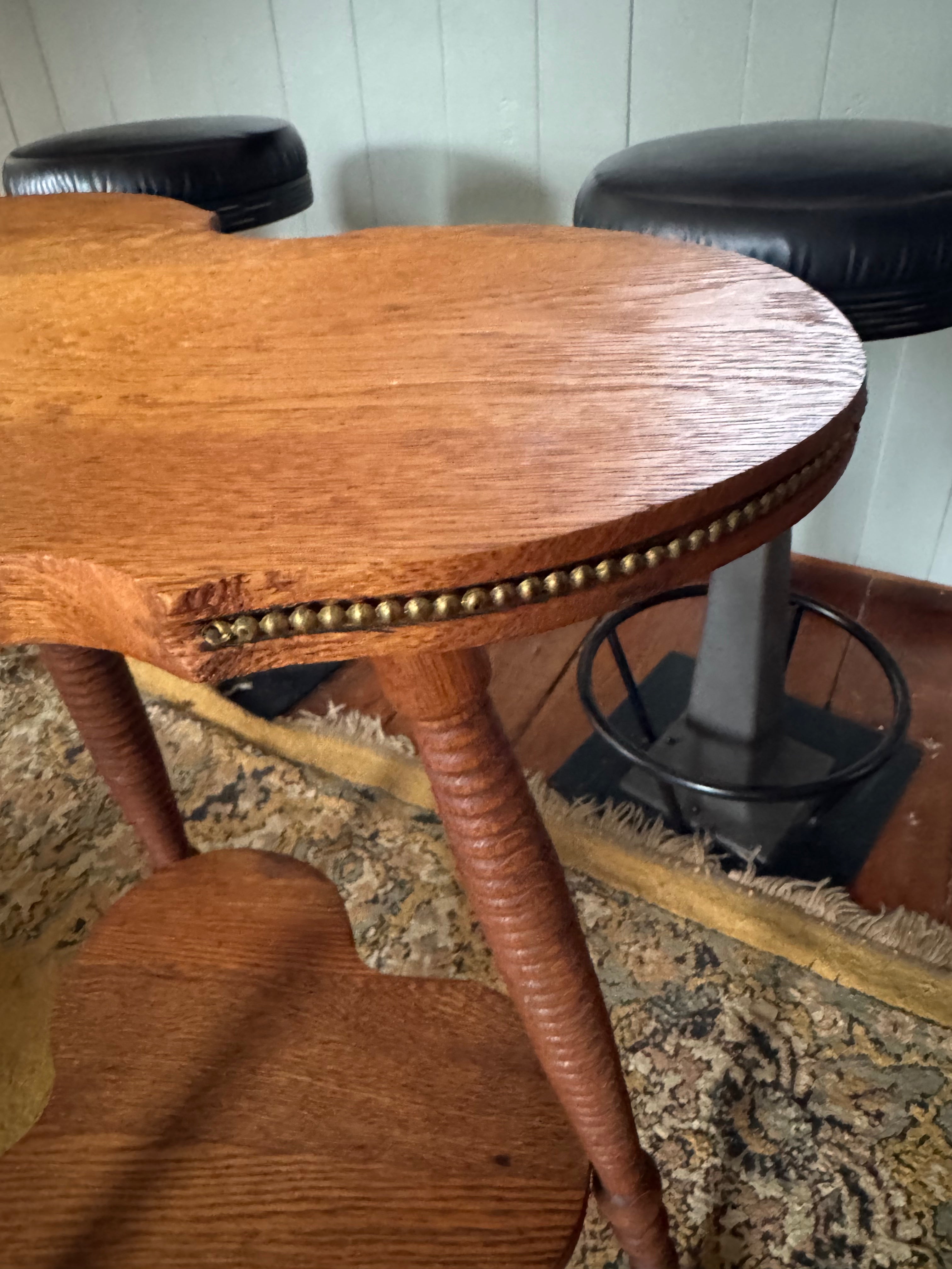 Early American Clover Table