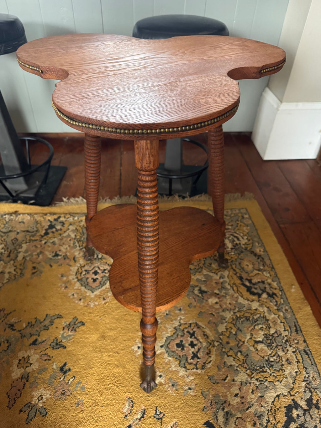 Early American Clover Table