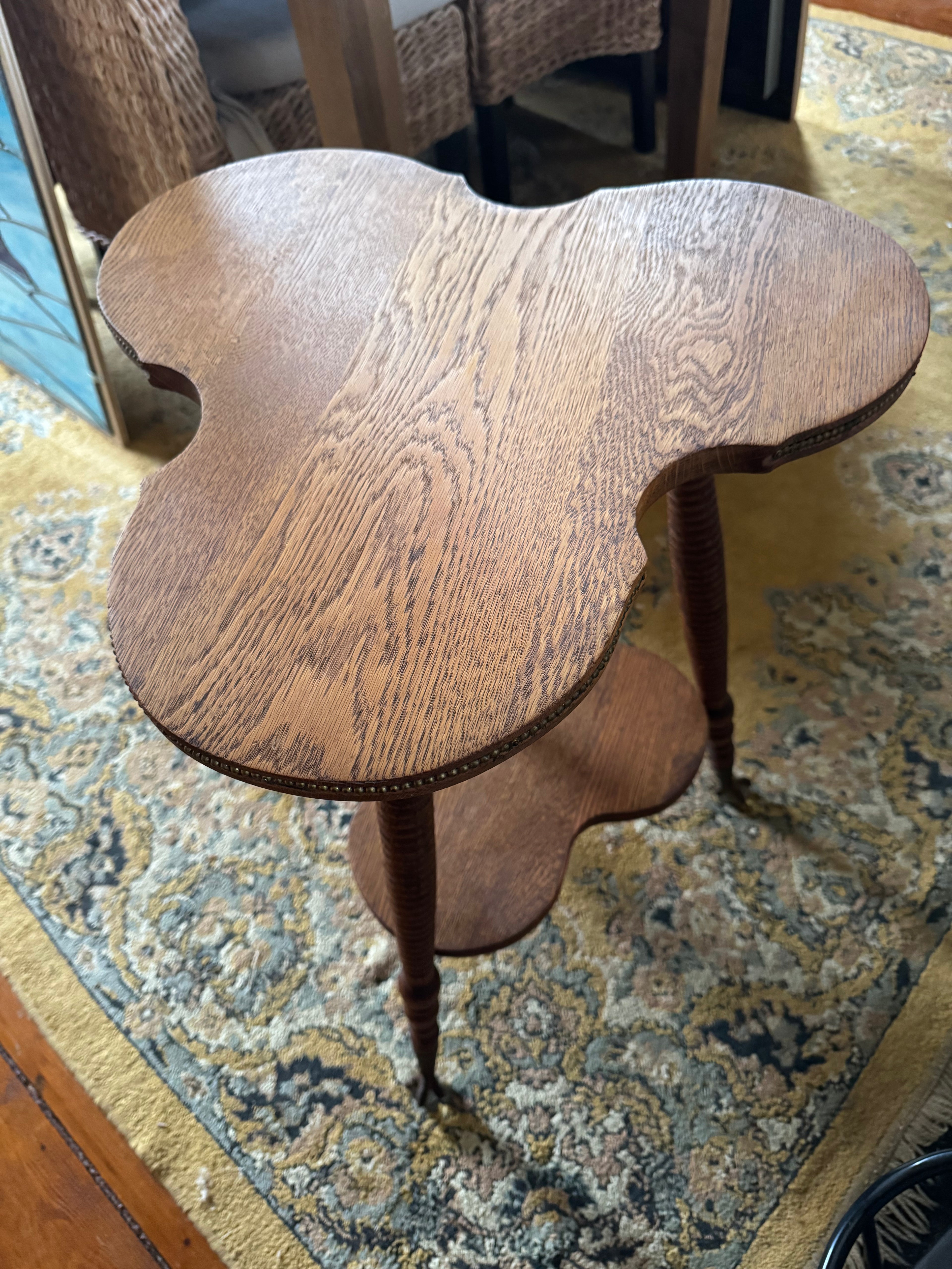 Early American Clover Table