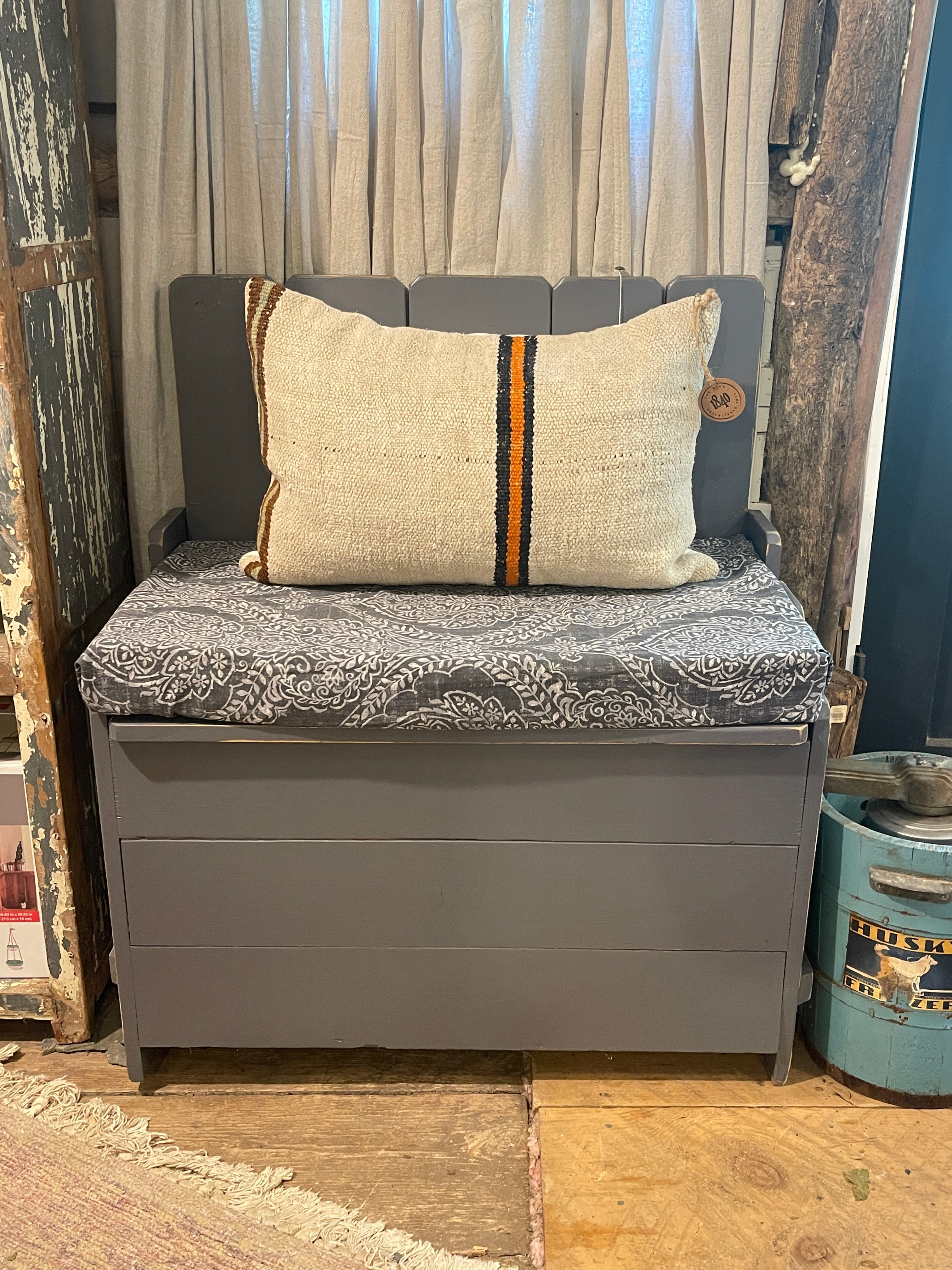 Farmhouse Storage Bench in Ash Gray Finish – Solid Wood with Lift-Top Seat – Benches by The Olde 1840