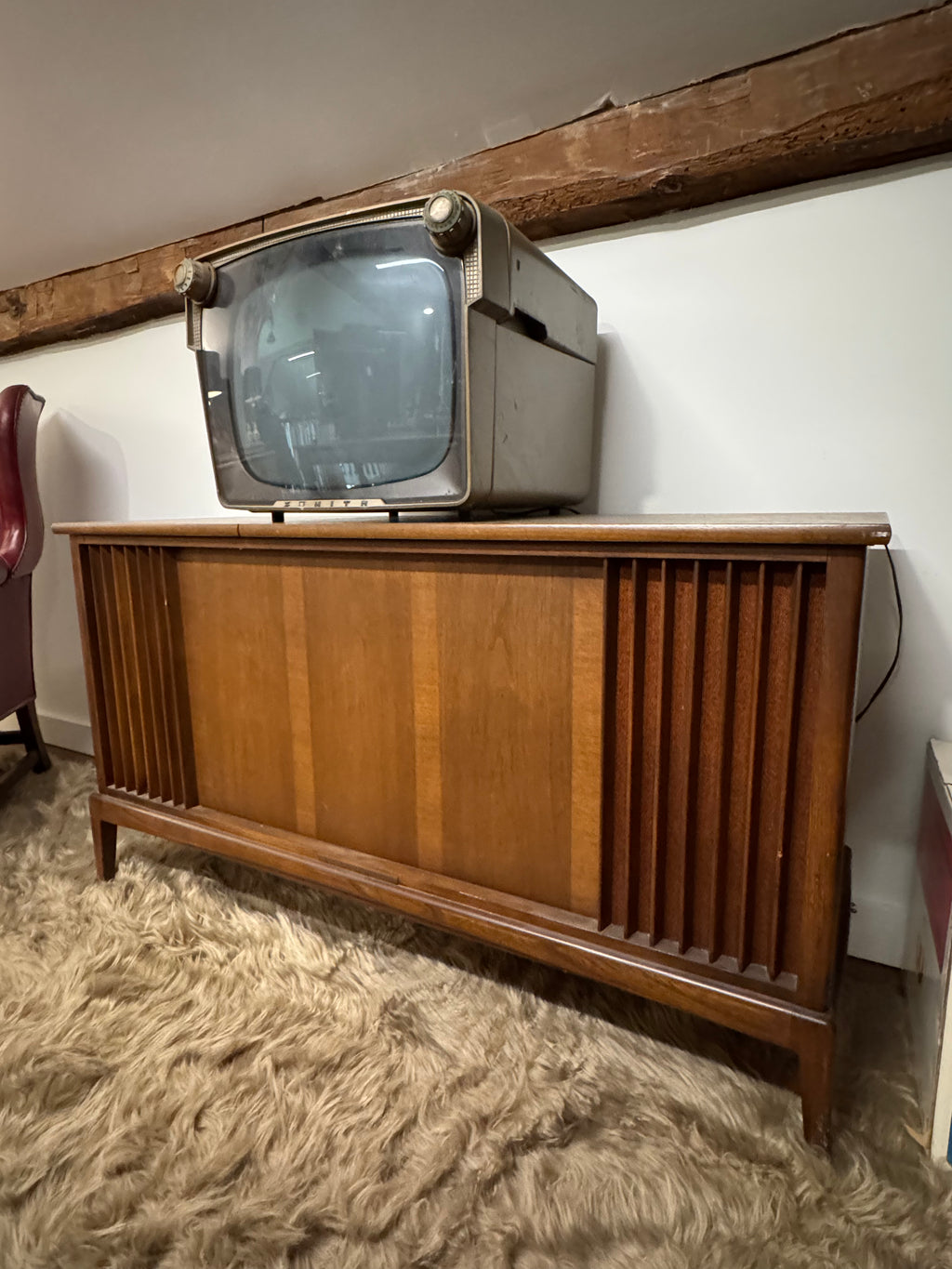 Vintage Mid-Century Stereo Console / Credenza