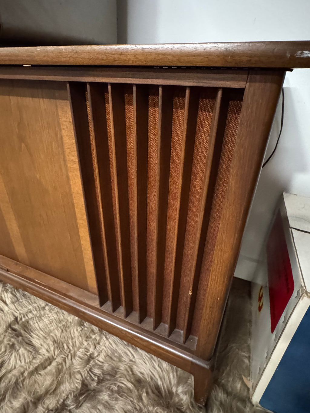 Vintage Mid-Century Stereo Console / Credenza