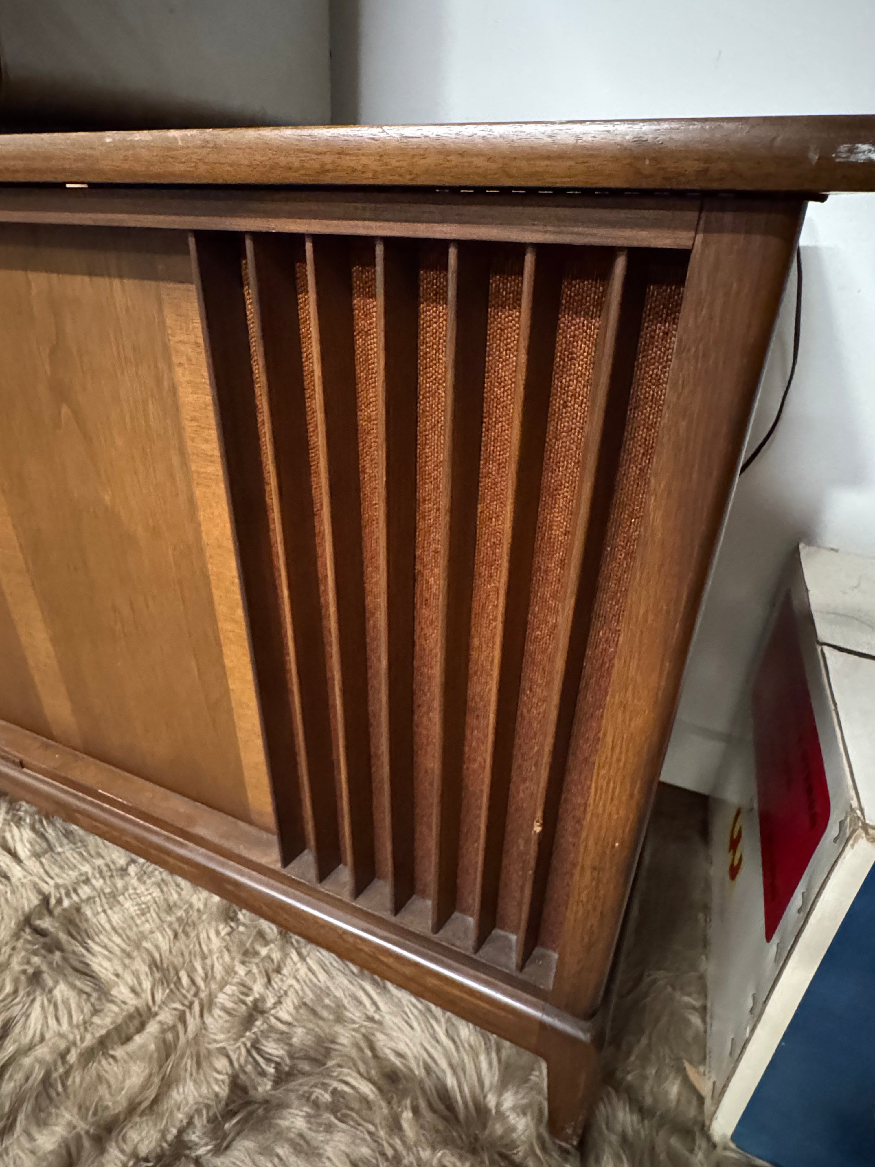 Vintage Mid-Century Stereo Console / Credenza