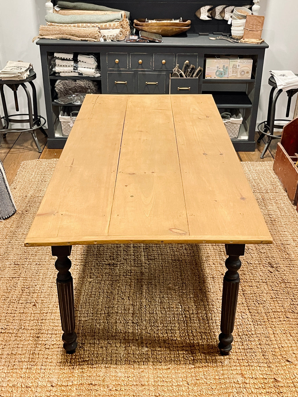 Chic Farmhouse Harvest Table - 72L x 34W x 28H