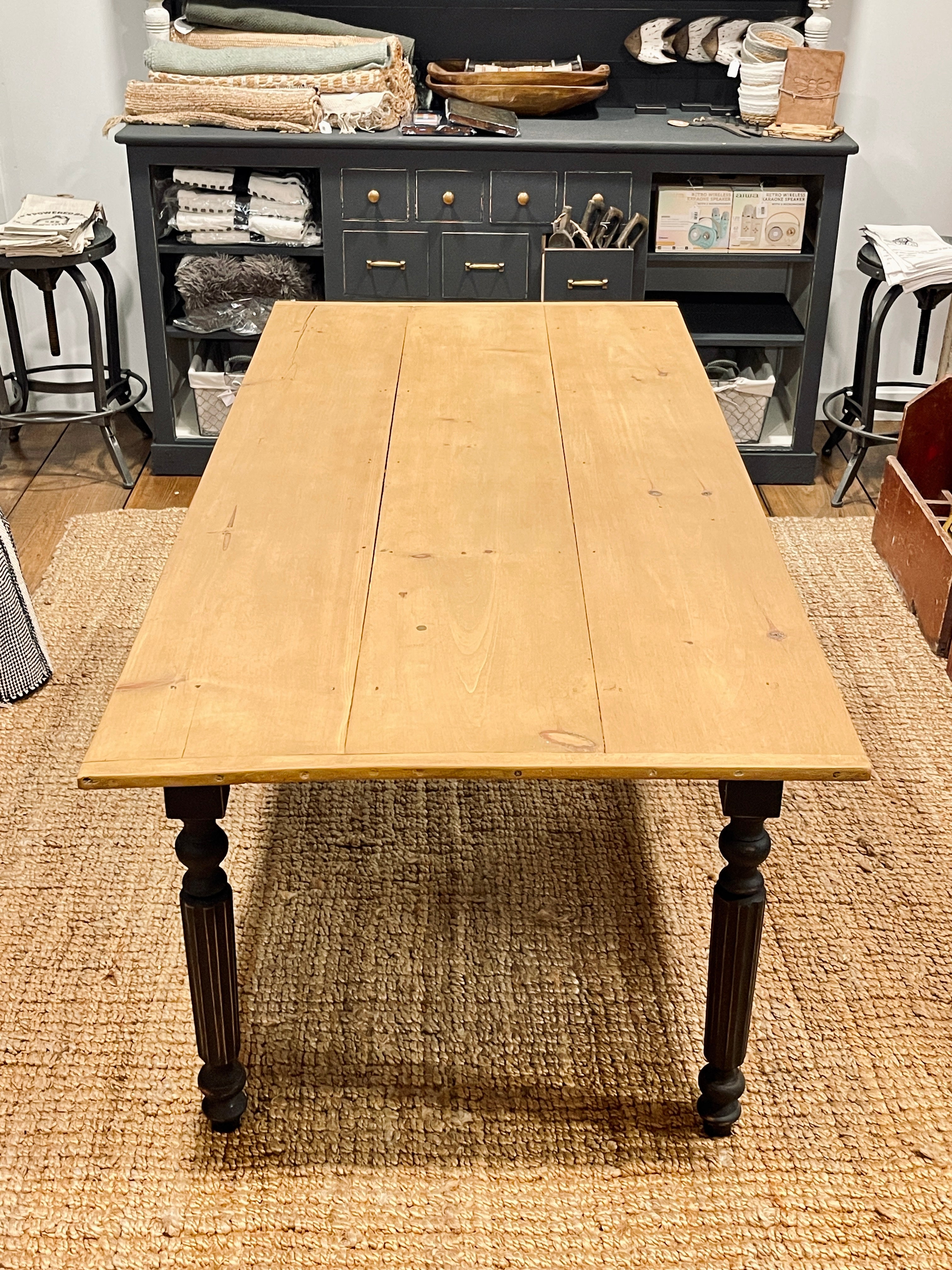 Chic Farmhouse Harvest Table - 72L x 34W x 28H