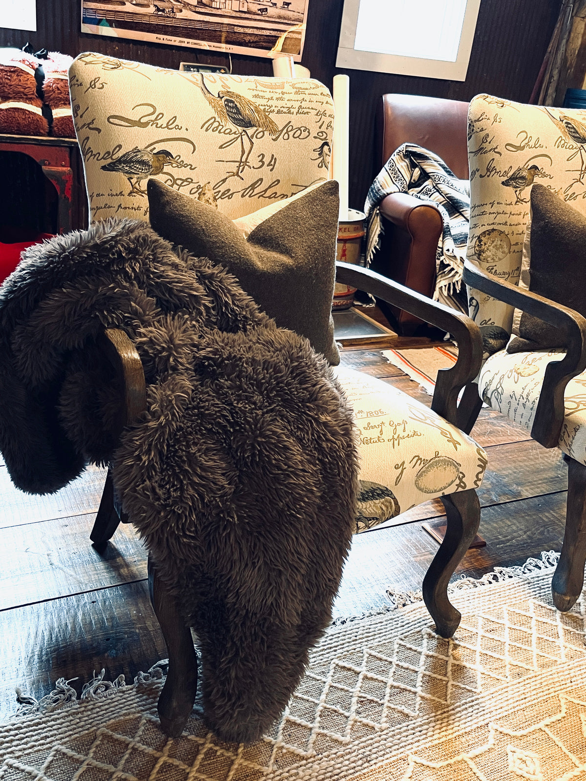 Vintage-style Bird & Script Accent Armchairs