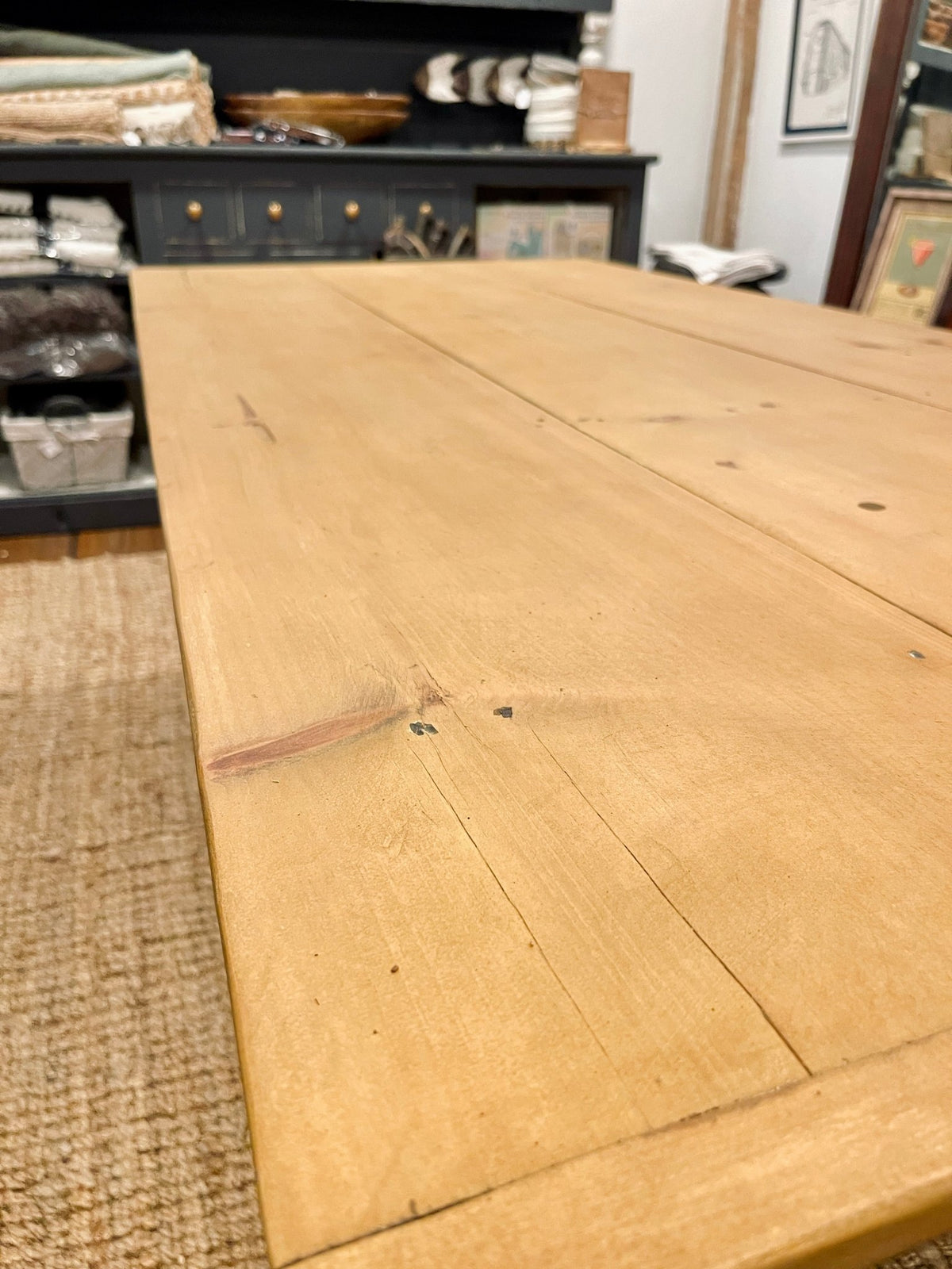 Chic Farmhouse Harvest Table - 72L x 34W x 28H – Kitchen & Dining by The Olde 1840