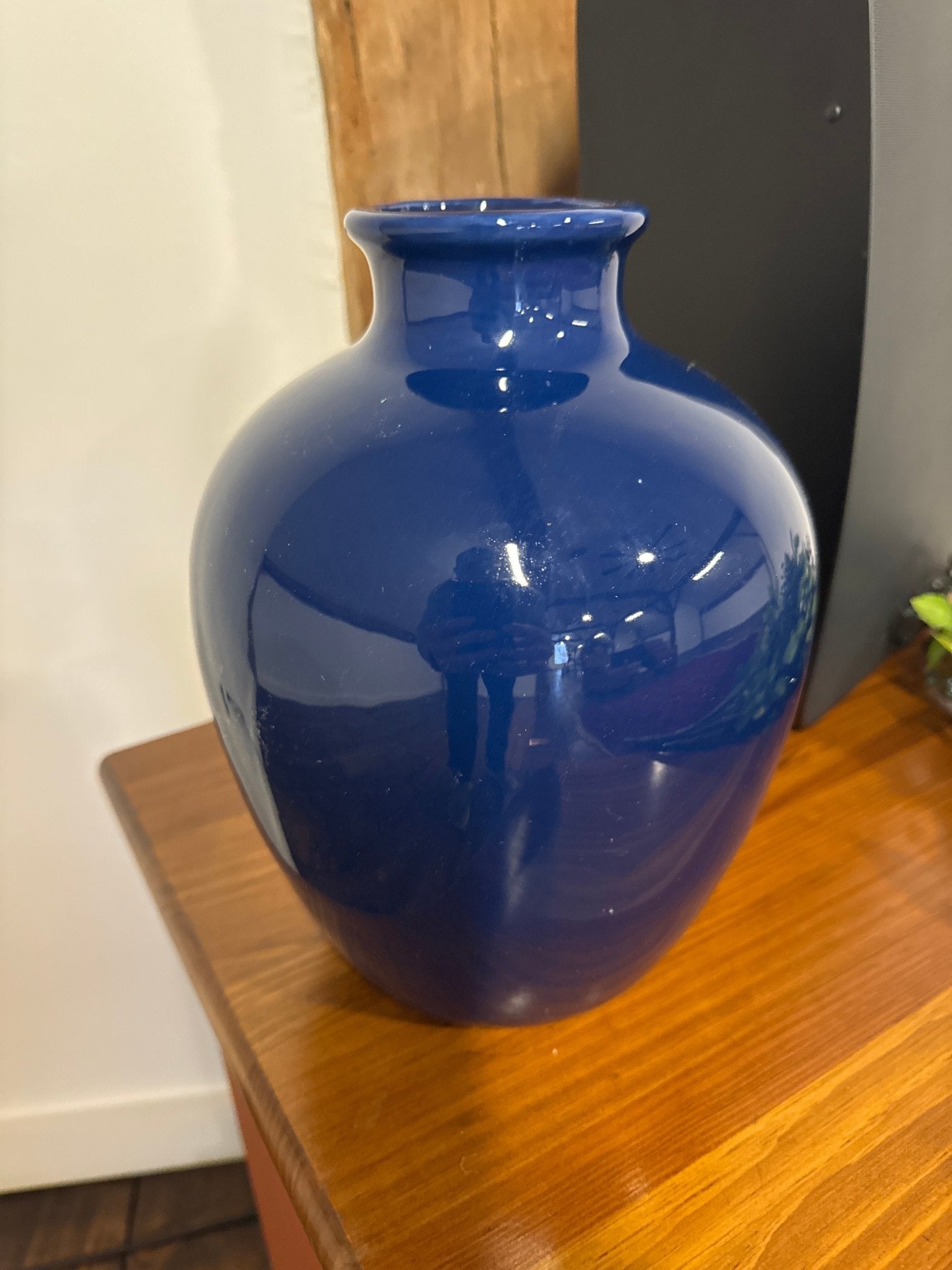 Dark Blue Vase – by The Olde 1840