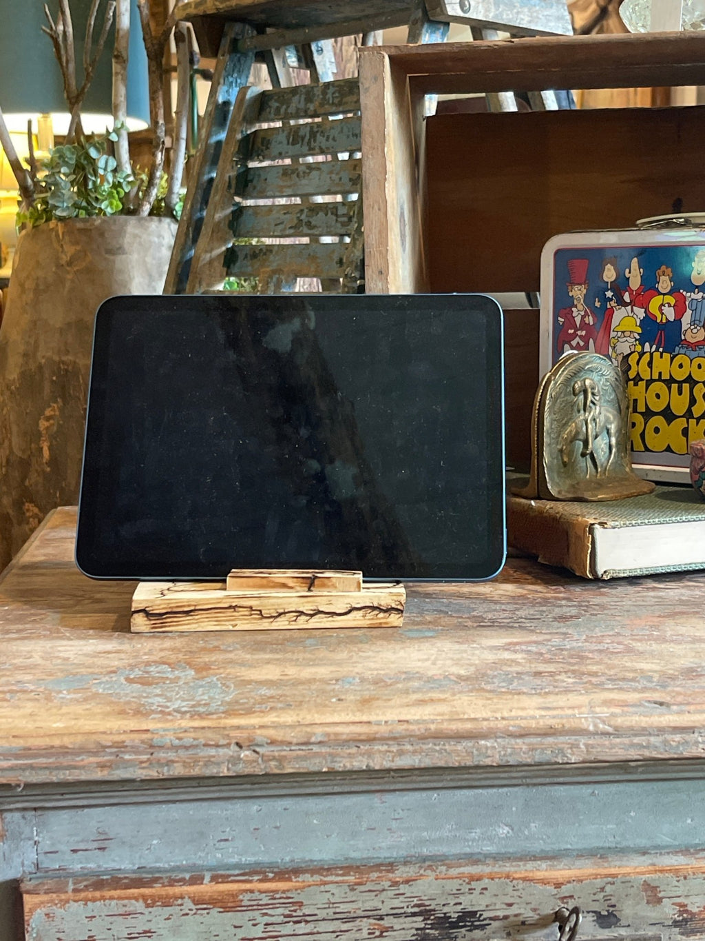 Handcrafted Fractal-Burned Wood Phone Stand – Tusomi Wood Desk Organizer – Home & Garden by The Olde 1840