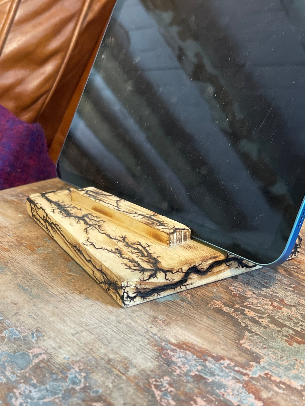 Handcrafted Fractal-Burned Wood Tablet Stand – Tusomi Wood Desk Organizer – Home & Garden by The Olde 1840