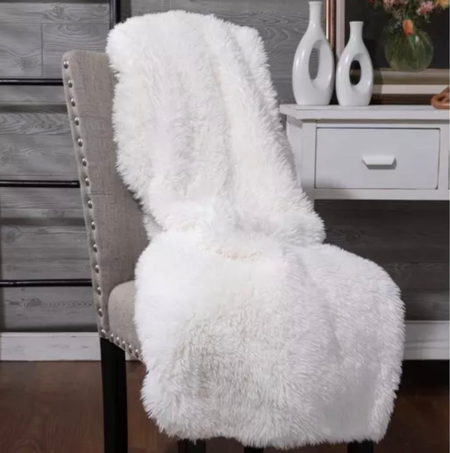 Luxurious Ivory Fur Berber Throw Blanket - Polyester Faux Fur Decor – Blankets by The Olde 1840
