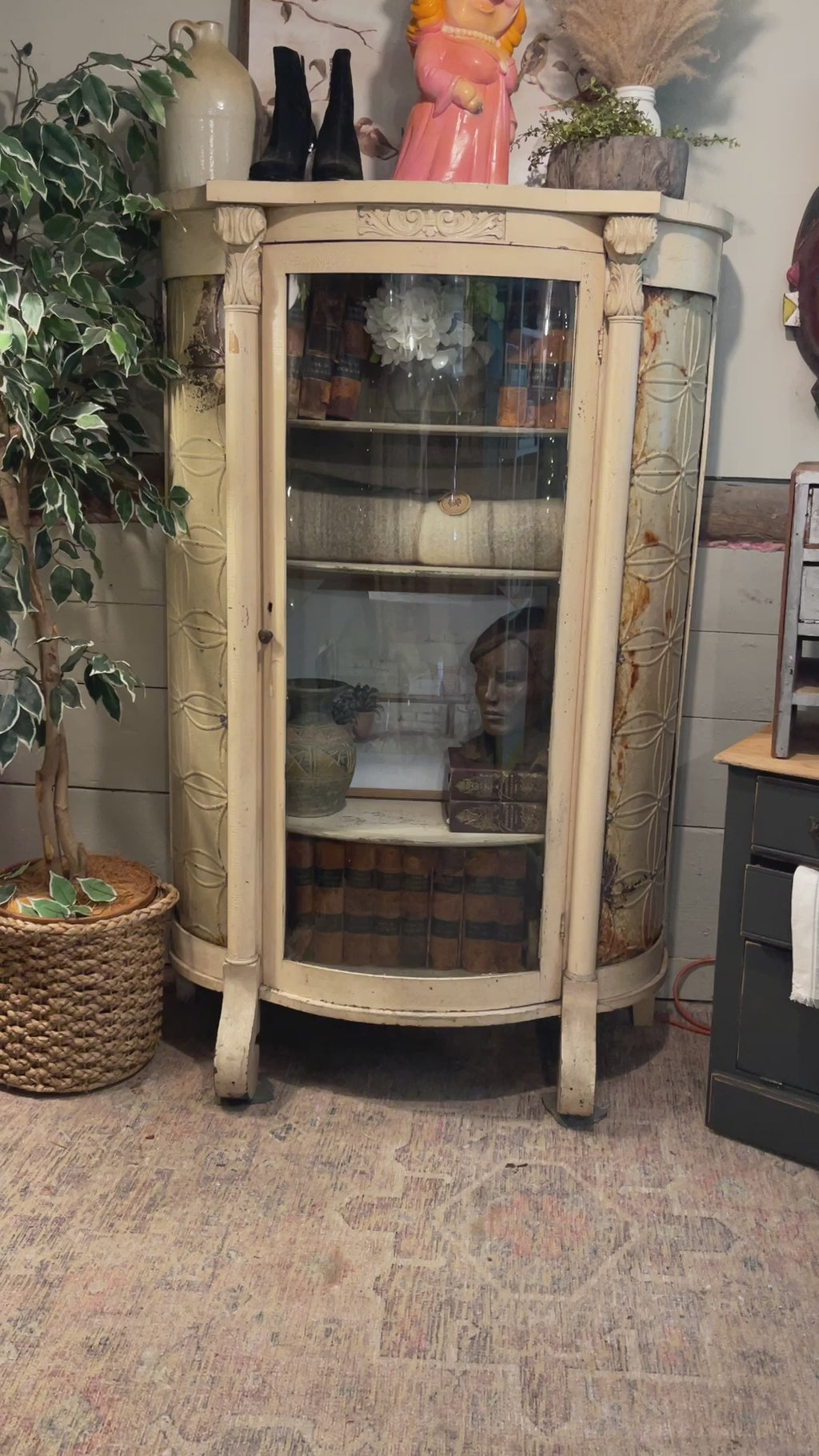 1930s Display/Curio Cabinet