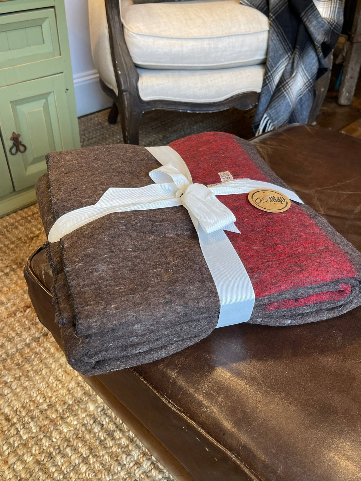 Swiss Army Style Wool Blend Blanket – Heavyweight Cold-Weather Camp & Cabin Throw (86" x 66") – Blankets by The Olde 1840
