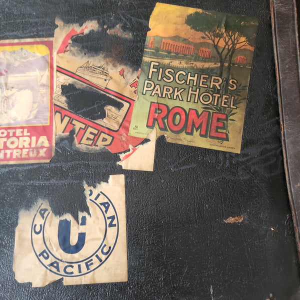 Vintage Leather Traveler Luggage
