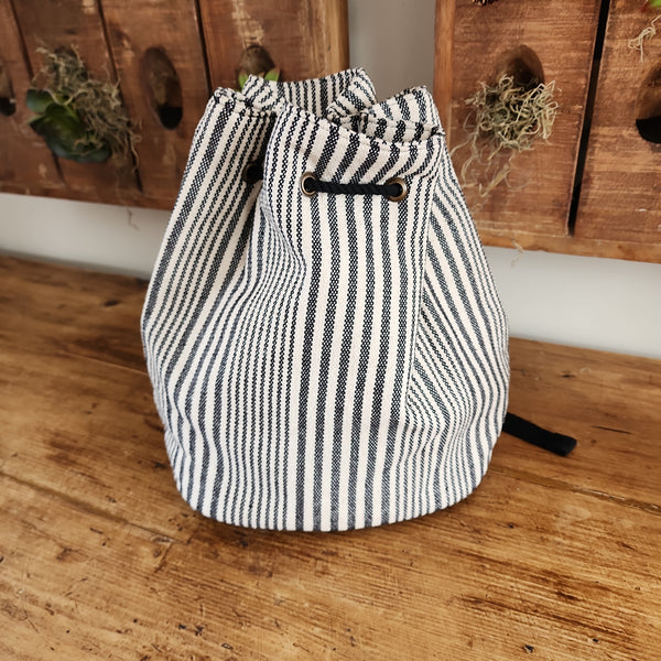 Stripe Pouch Bag Shoulder-pack