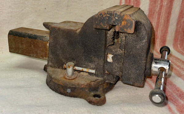 Vintage Bench Vise Taiwan 4'' Jaws Anvil plate Old Tool Vice